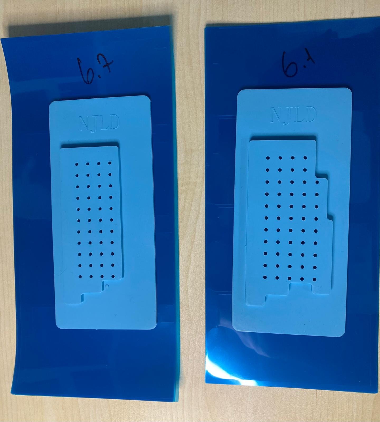 iphone 12 ve üzeri 6.1” ve 6.7 “ 2 adet pad yeterli Üniversal ayrı ayrı pad gerek yok